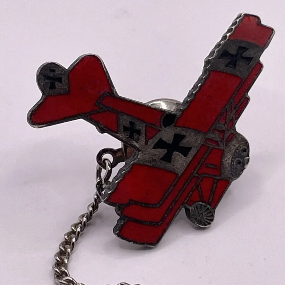 IRON CROSS WORLD WAR 1 FOKKER‎ TRI-PLANE RED PIN PINBACK SILVER TONE METAL VTG